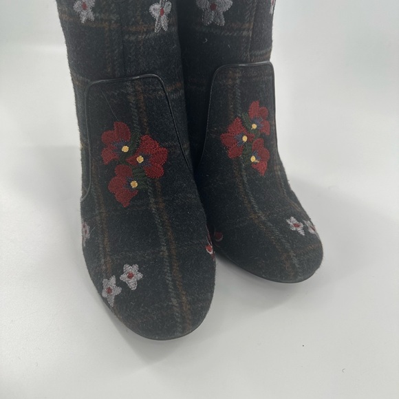 Indigo Rd. Flannel Plaid Floral Embroidered Ankle Booties Gray Multicolor 9 - Picture 2 of 7